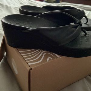 Vionics High Wedge sandal